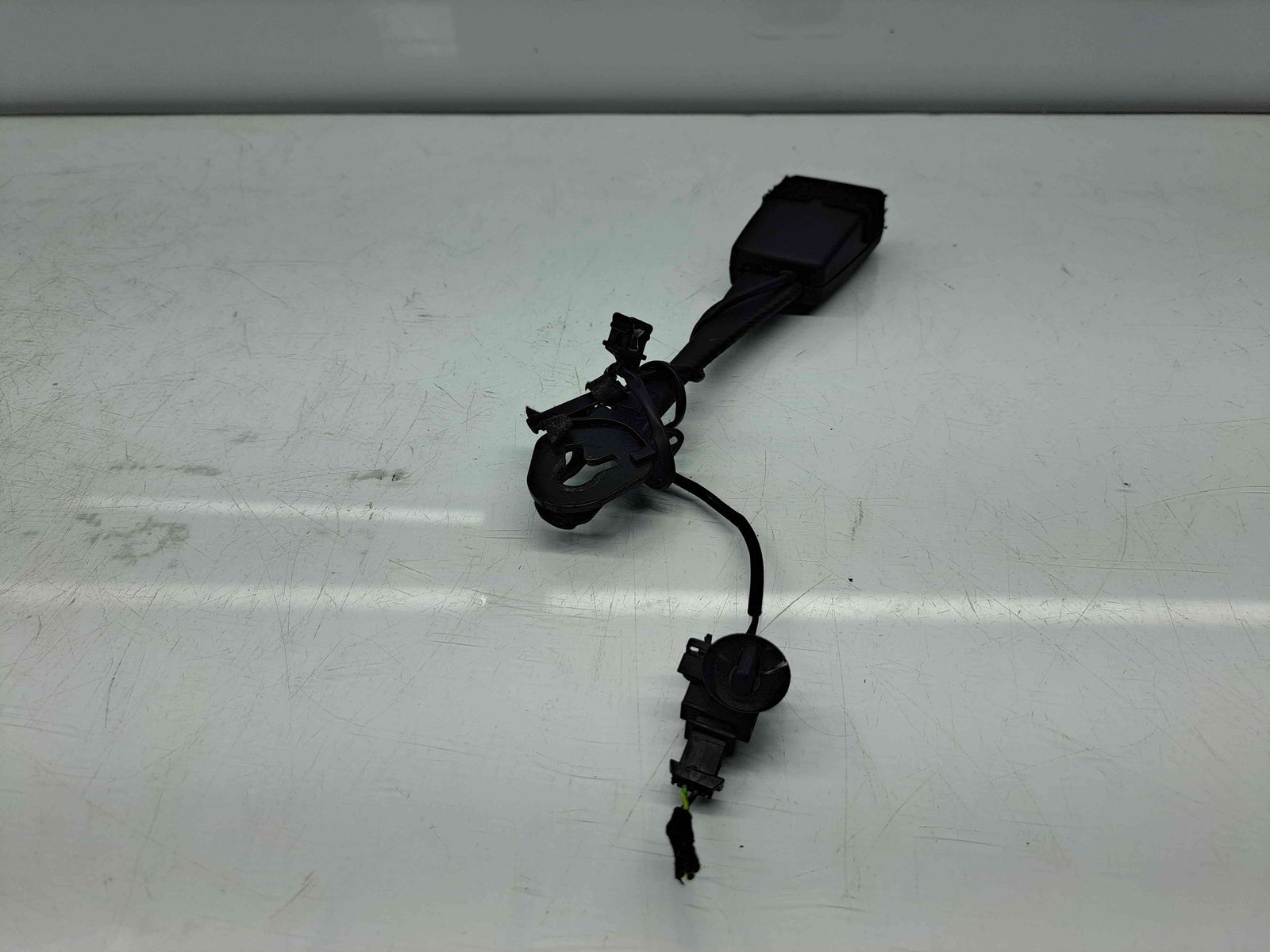 Capsa centura dreapta fata Audi A4 (8K2, B8) [Fabr 2008-2015] 8K0857755 - imagine 2