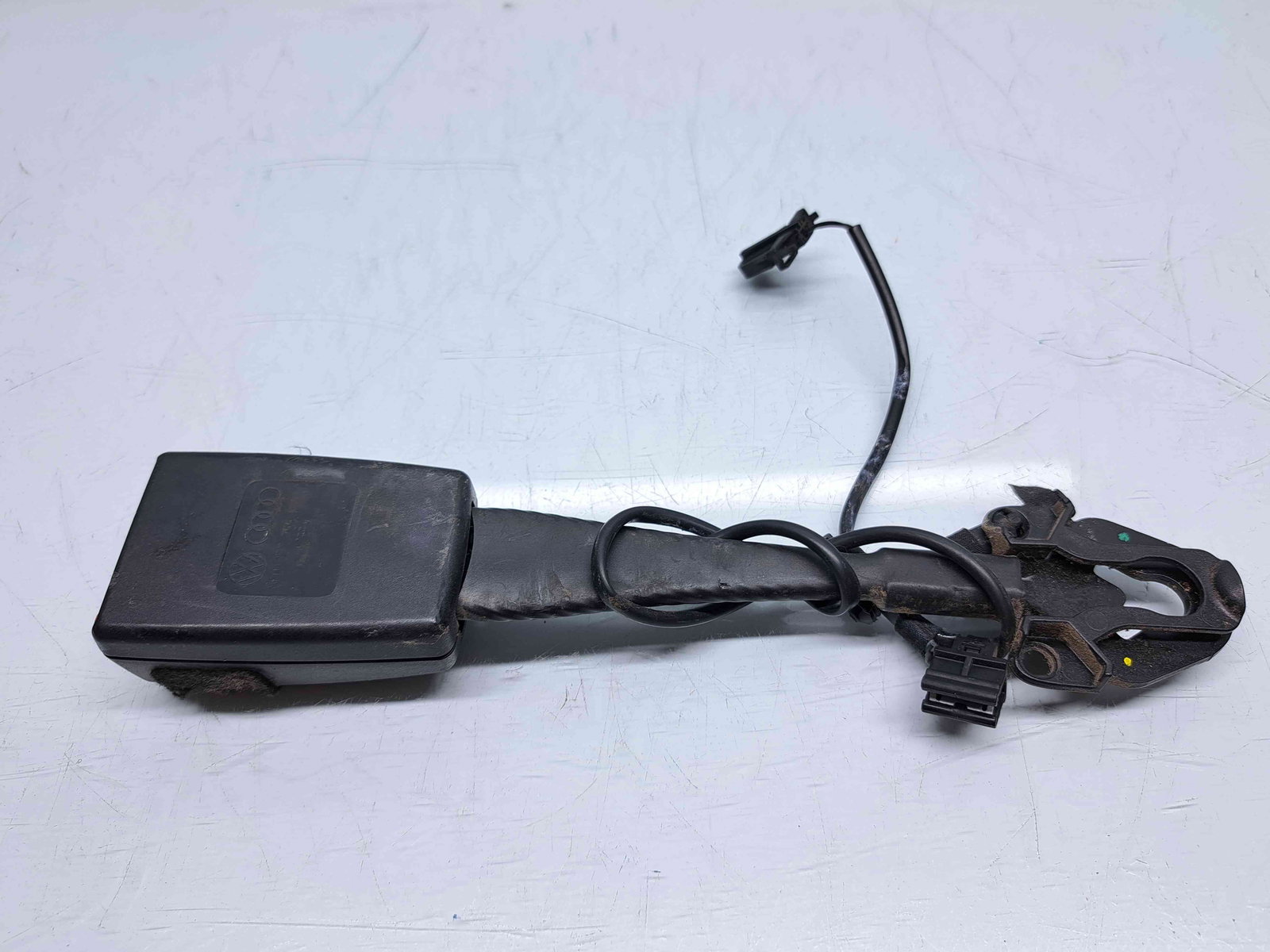 Capsa centura stanga fata Audi A5 (8T3) [Fabr 2007-2015] 8K0857755F - imagine 1