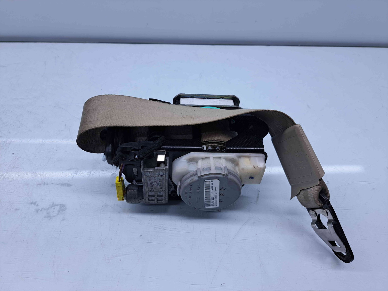 Centura stanga fata Audi A4 (8K2, B8) [Fabr 2008-2015] 8K1857705 - imagine 1