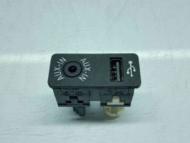  Conector auxiliar USB Bmw X1 (F48) [Fabr 2016-2022] 9229246-03