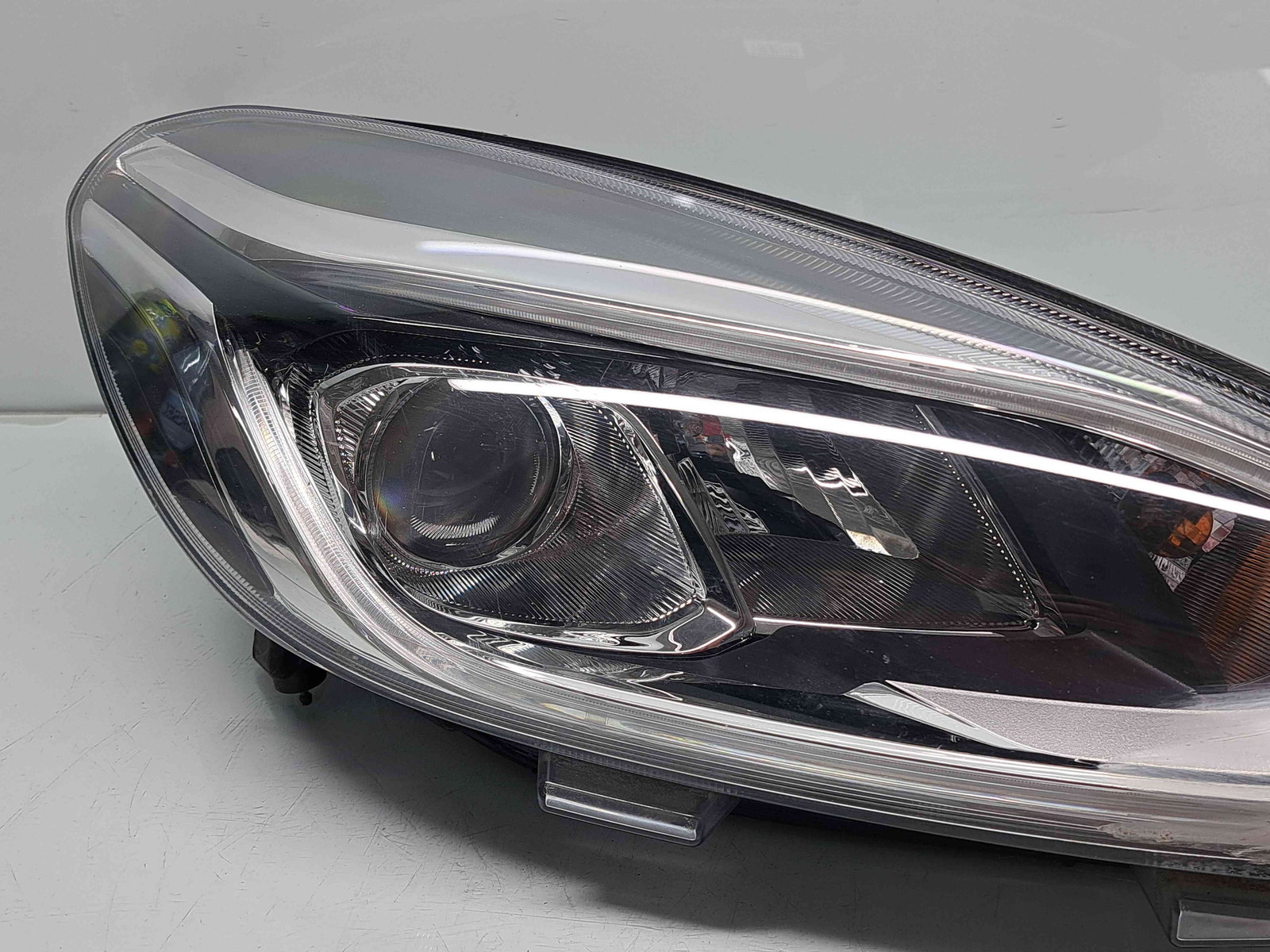 Far dreapta Ford Fiesta 8 [Fabr 2017-2025] H1BB-13W029-DD - imagine 8