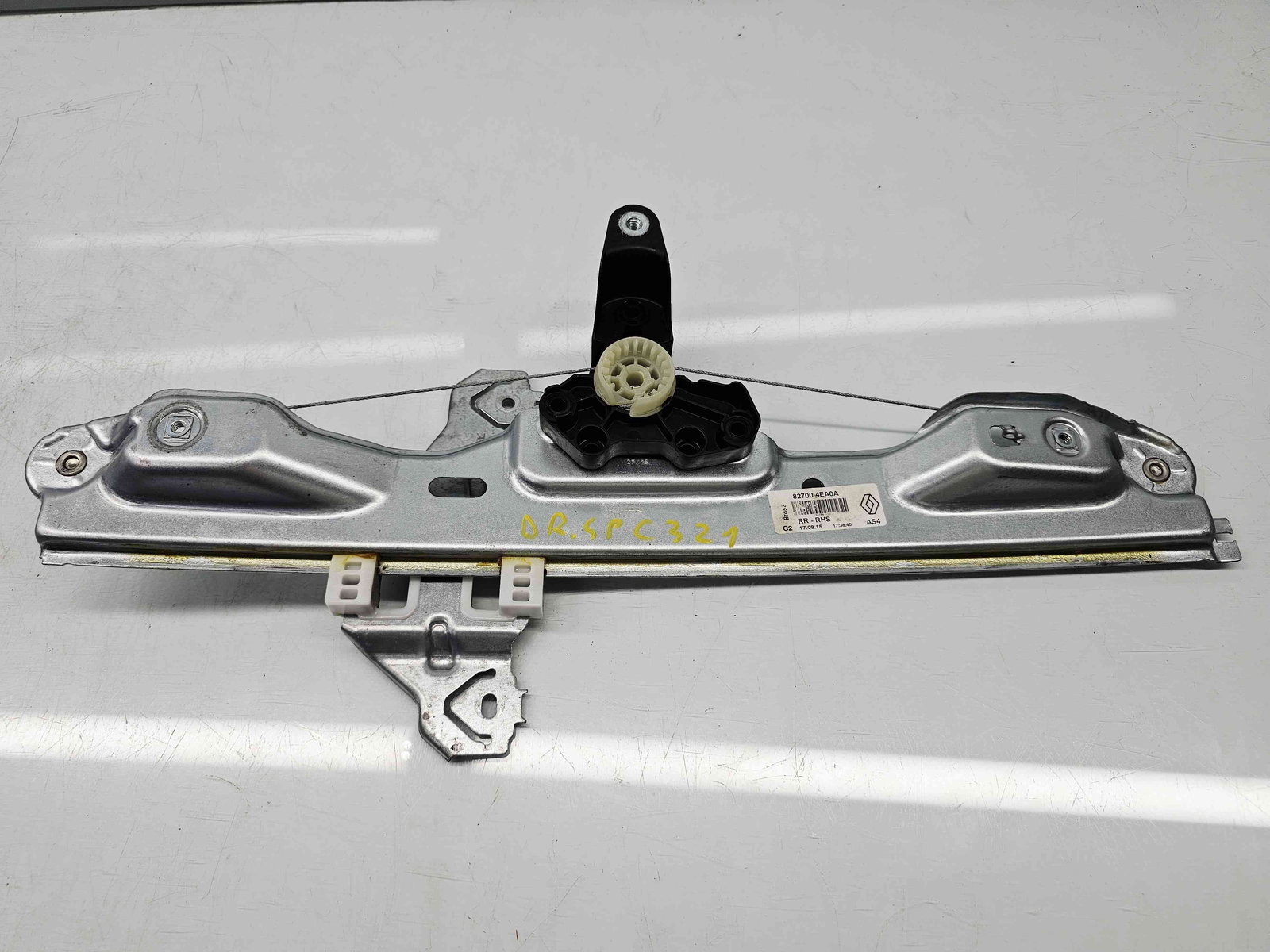 Macara electrica geam dreapta spate Renault Kadjar [Fabr 2015-prezent] 827004EA0A - imagine 1