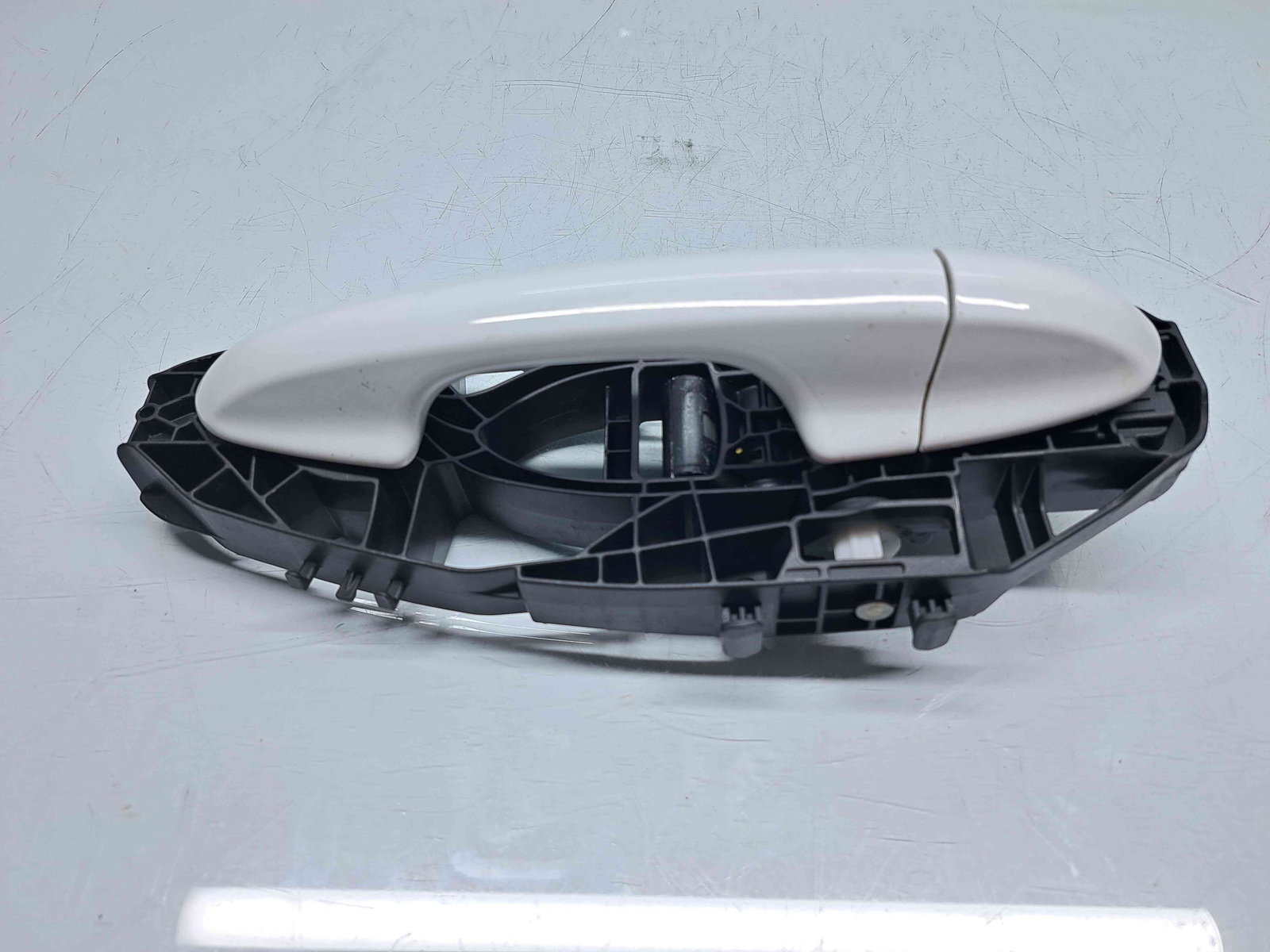 Maner usa dreapta spate Ford Fiesta 8 [Fabr 2017-2025] Frozen White - imagine 1