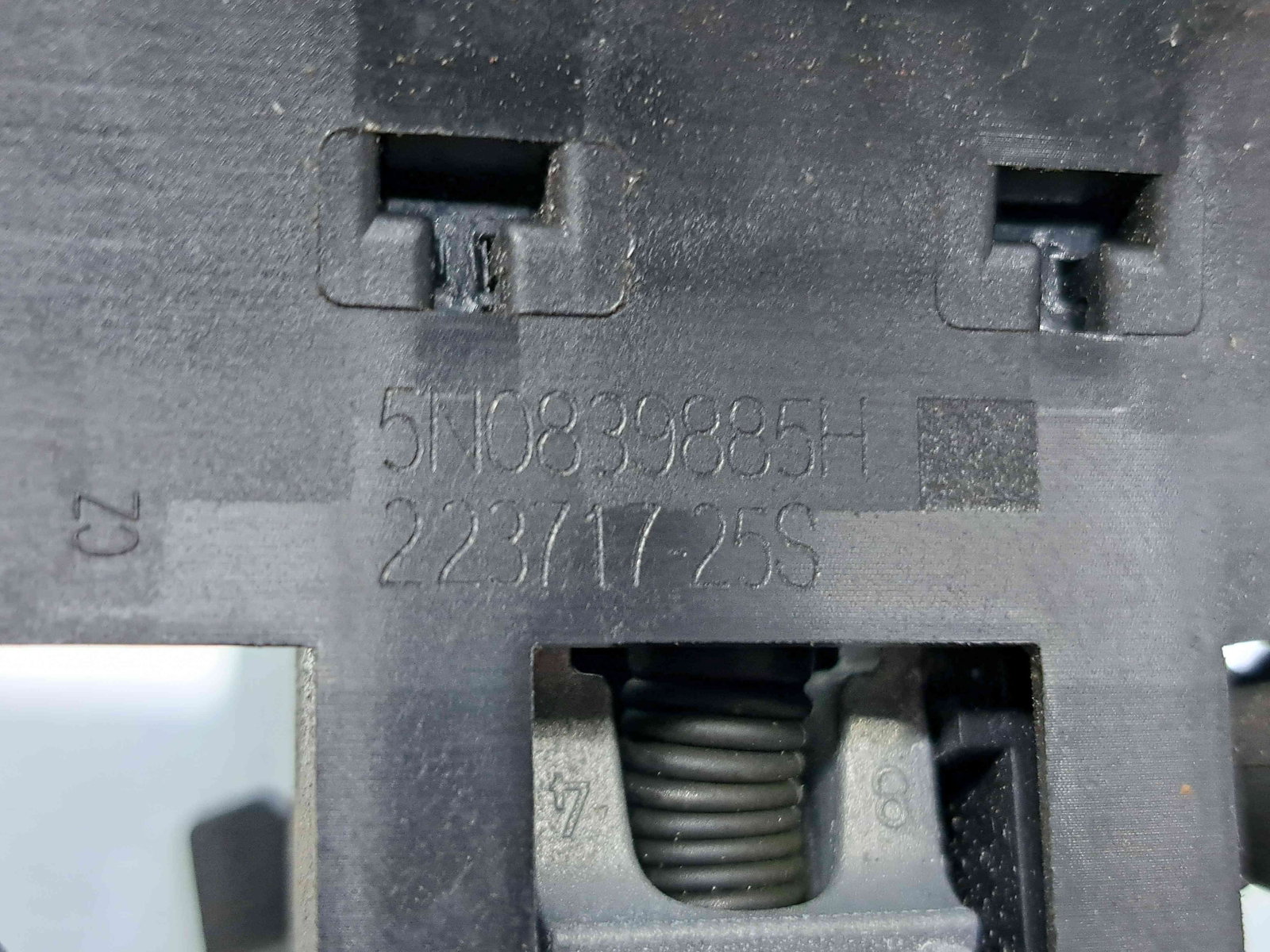 Maner usa stanga spate Seat Leon ST Combi (5F8) [Fabr 2013-2018] facelift 5N0839885H - imagine 5