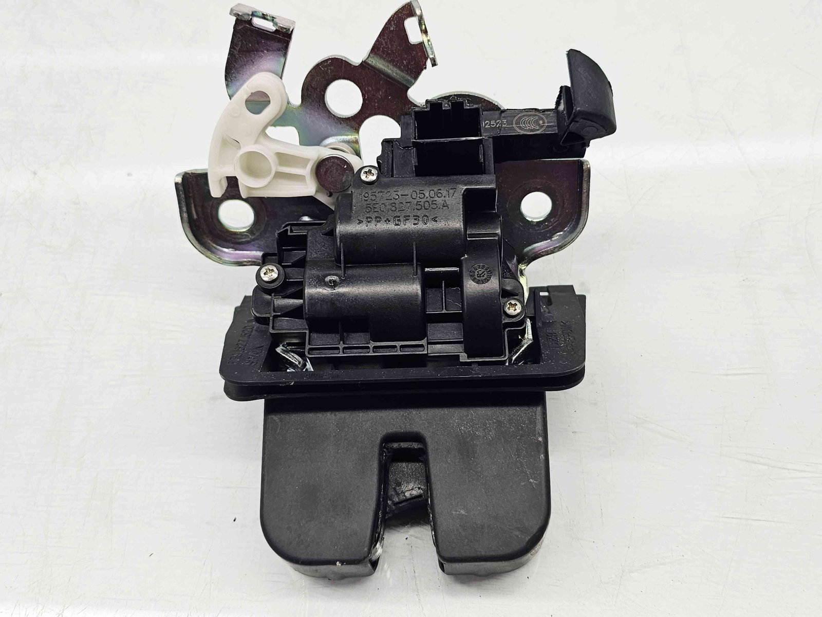 Broasca haion Seat Leon ST Combi (5F8) [Fabr 2013-2018] facelift 5F9827520A - imagine 1