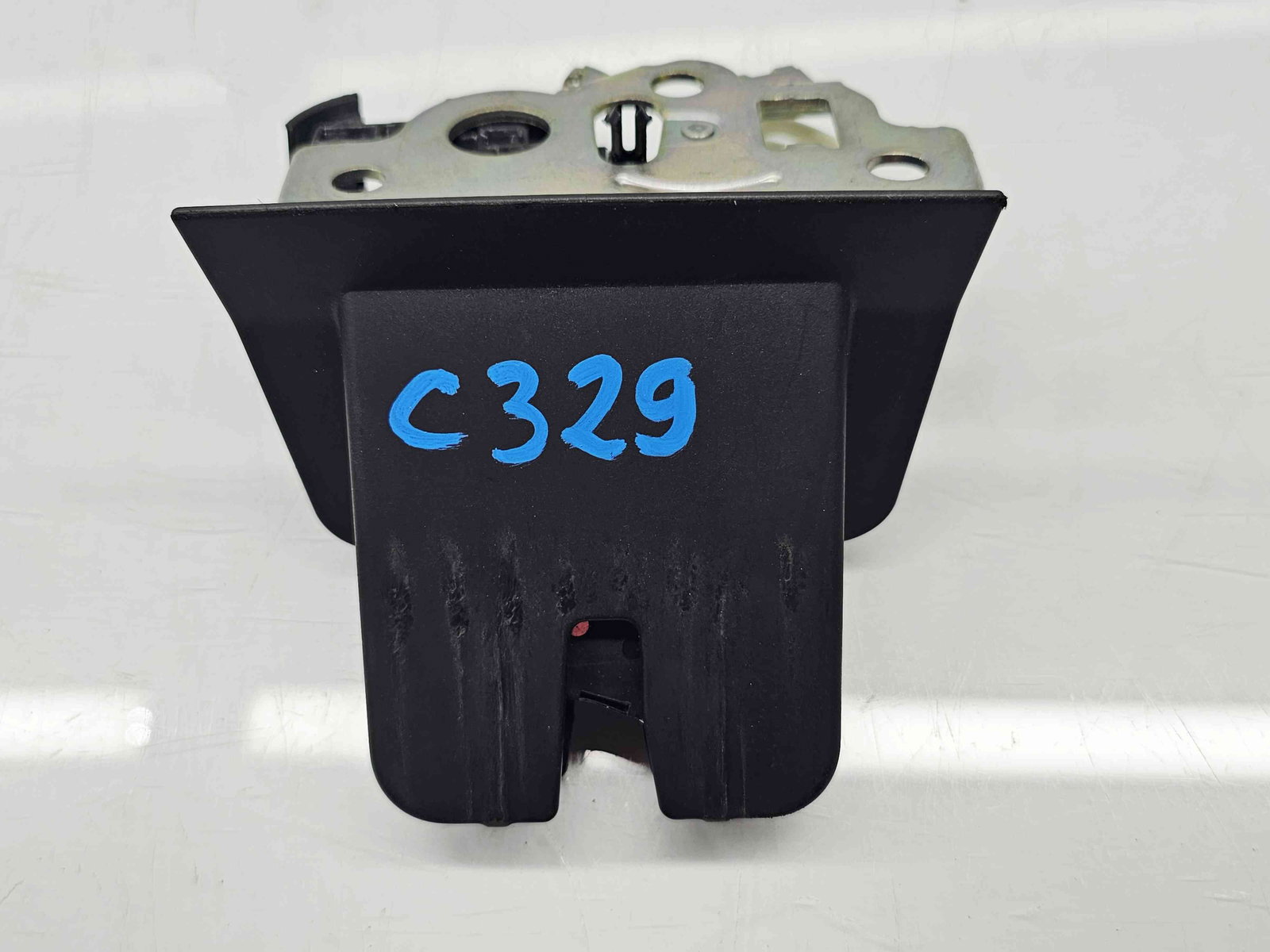 Broasca haion Audi A3 Sportback (8VA) Hatchback [Fabr 2012-2020] 8R0827505 - imagine 1