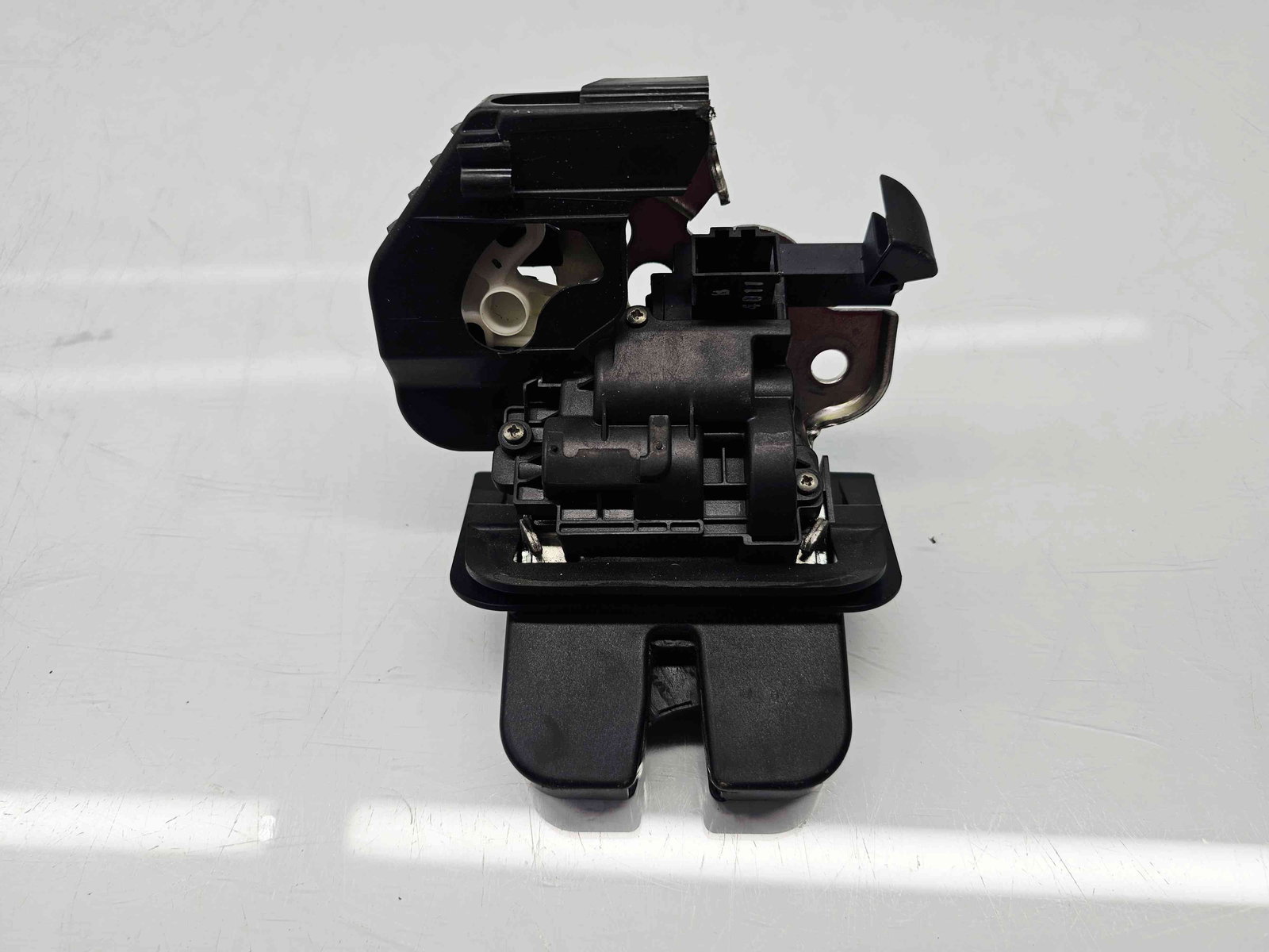 Broasca haion Audi A3 Sportback (8PA) [Fabr 2004-2013] Facelift 8P4827520B - imagine 1