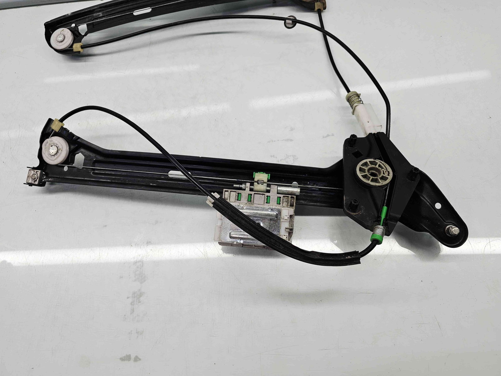 Motoras geam dreapta fata Audi A5 (8T3) [Fabr 2007-2015] 810959802B - imagine 4