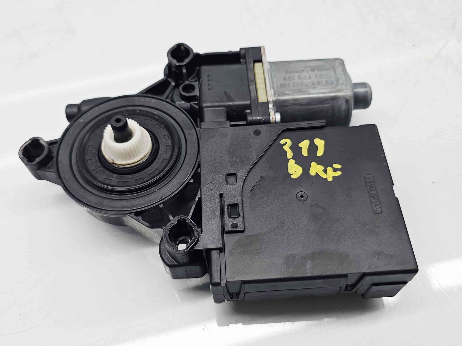 Motoras geam dreapta fata Volkswagen Passat B7 (362) [Fabr 2010-2014] 988705308