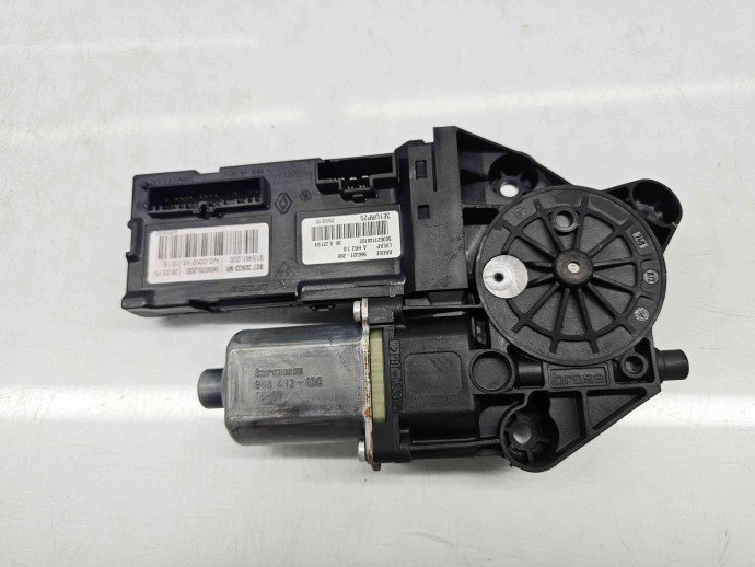 Motoras geam dreapta fata Renault Scenic 3 (J95) Facelift [Fabr 2009-2015] 807306335R
