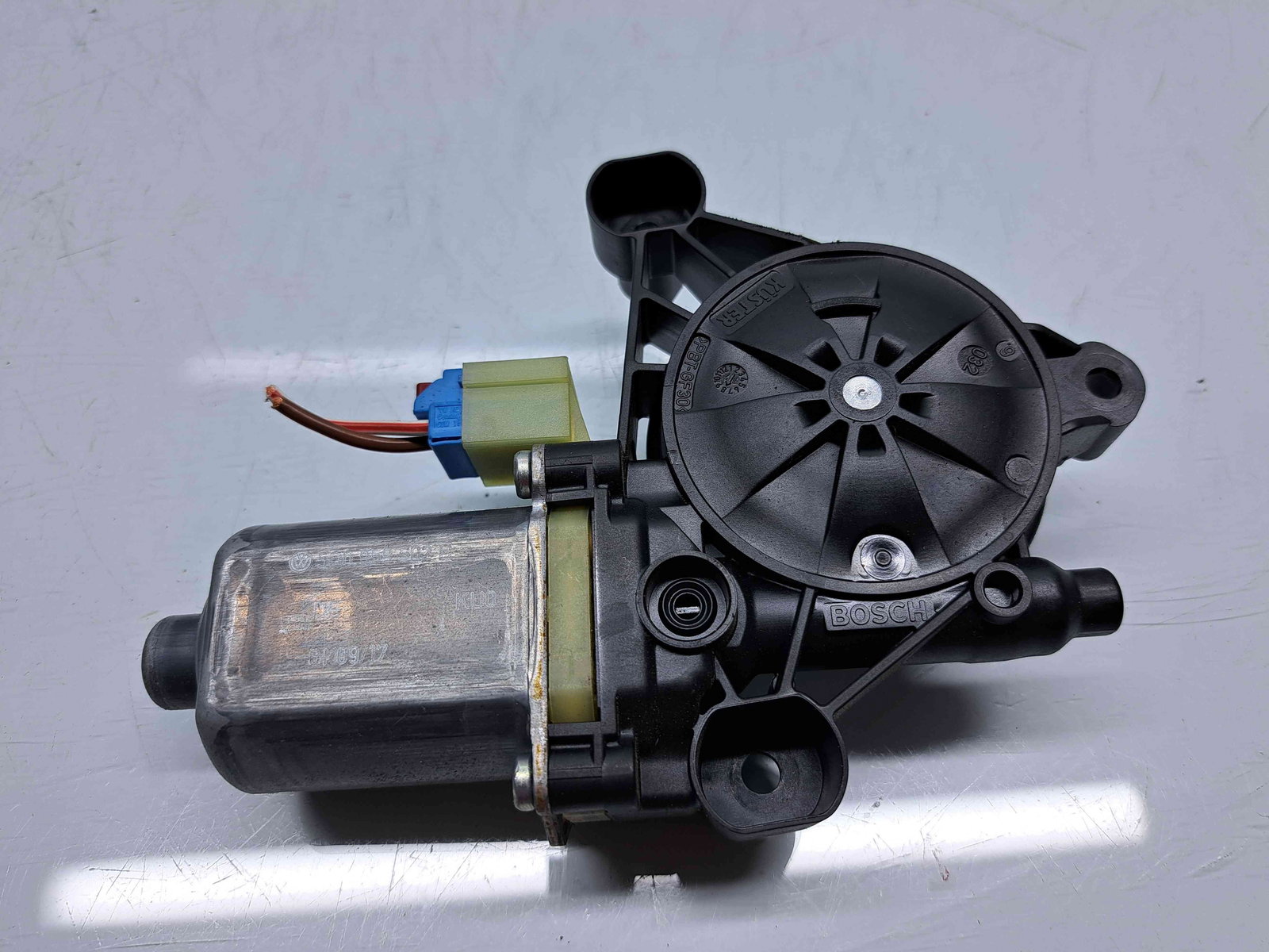 Motoras geam dreapta fata Seat Leon ST Combi (5F8) [Fabr 2013-2018] facelift 5Q0959802B - imagine 1