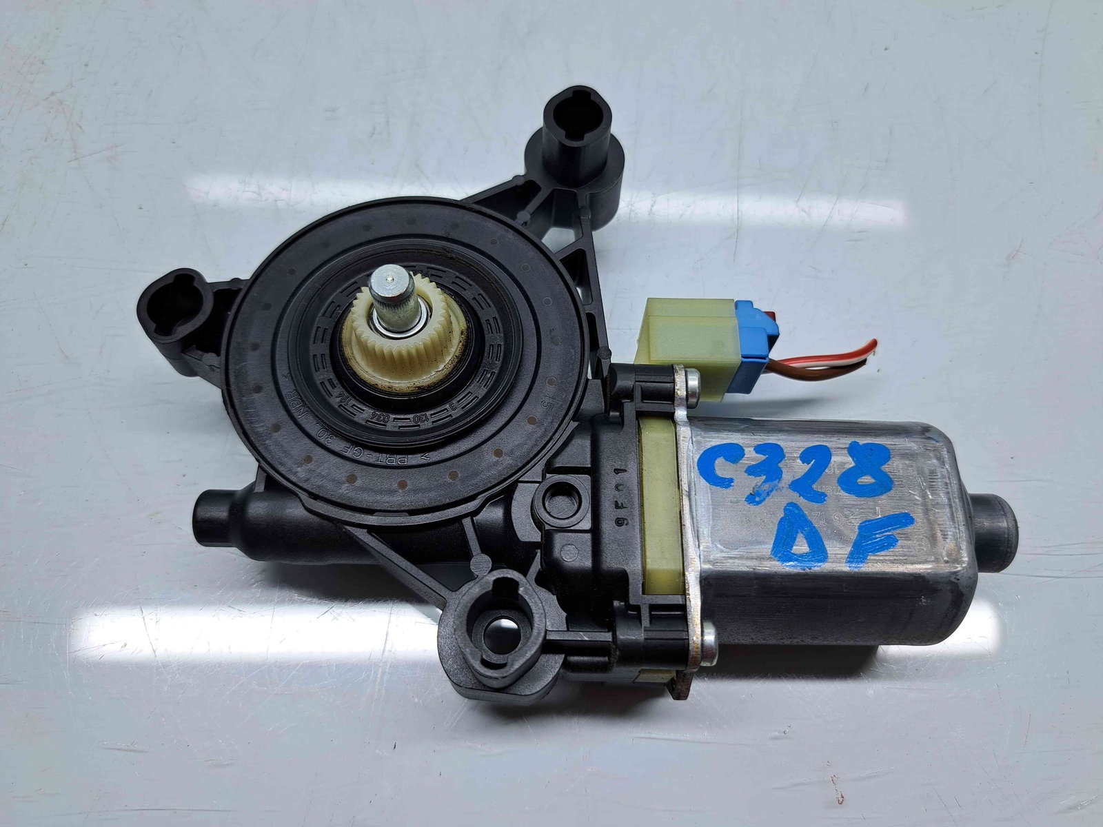 Motoras geam dreapta fata Seat Leon ST Combi (5F8) [Fabr 2013-2018] facelift 5Q0959802B - imagine 2