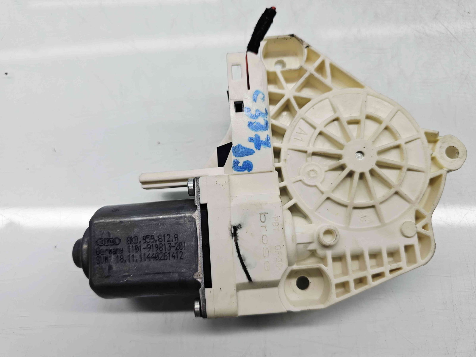 Motoras geam dreapta spate Audi A4 (8K2, B8) [Fabr 2008-2015] 8K0959812A - imagine 3