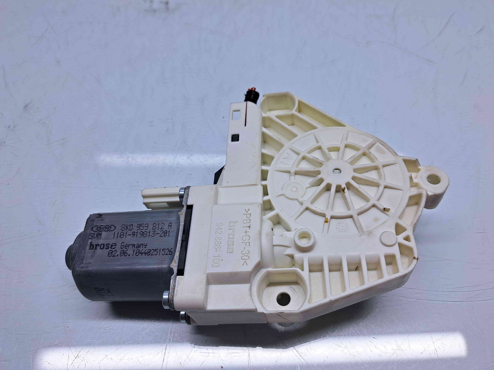 Motoras geam dreapta spate Audi A4 (8K5, B8) Avant [Fabr 2008-2015] 8K0959812A - imagine 1