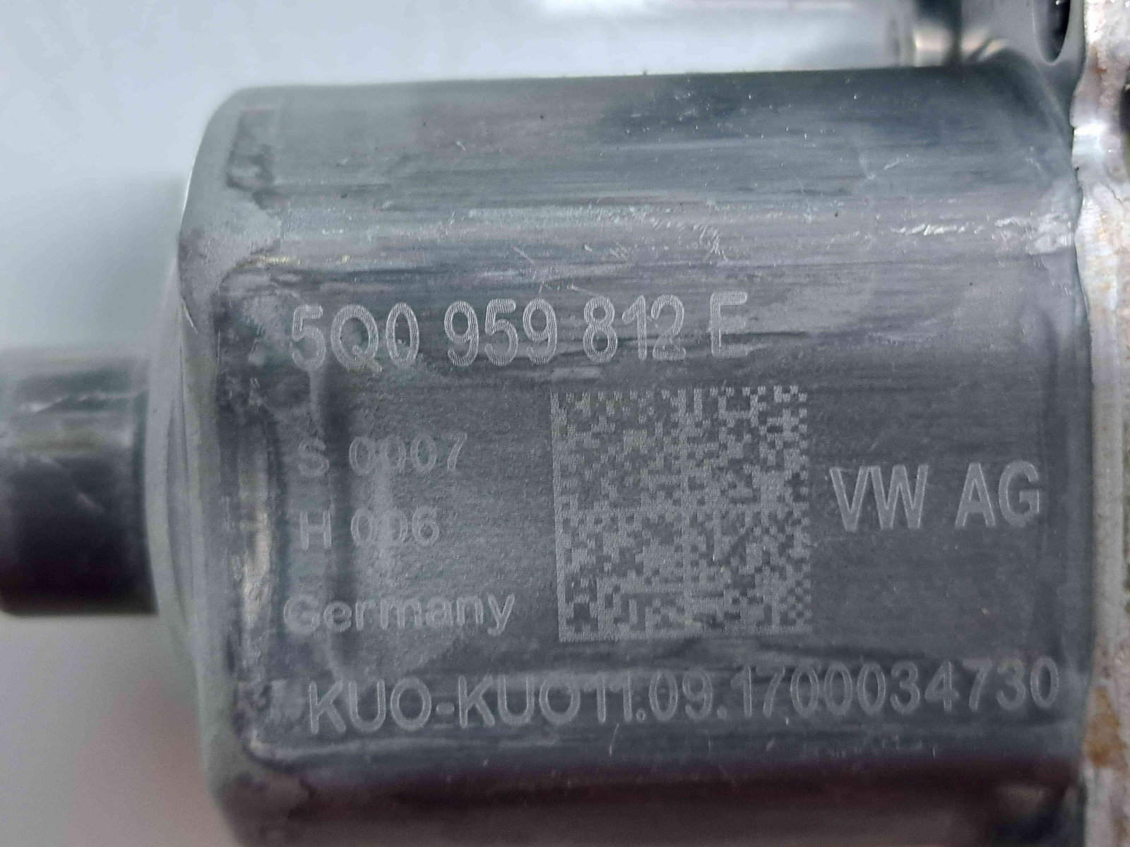 Motoras geam dreapta spate Seat Leon ST Combi (5F8) [Fabr 2013-2018] facelift 5Q0959812E - imagine 2