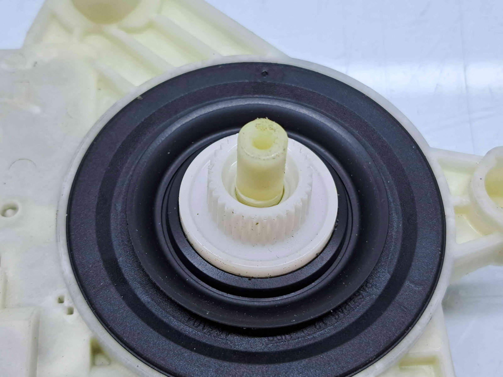 Motoras geam dreapta spate Skoda Rapid (NH3) [Fabr 2012-2019] 5JA959812G - imagine 2