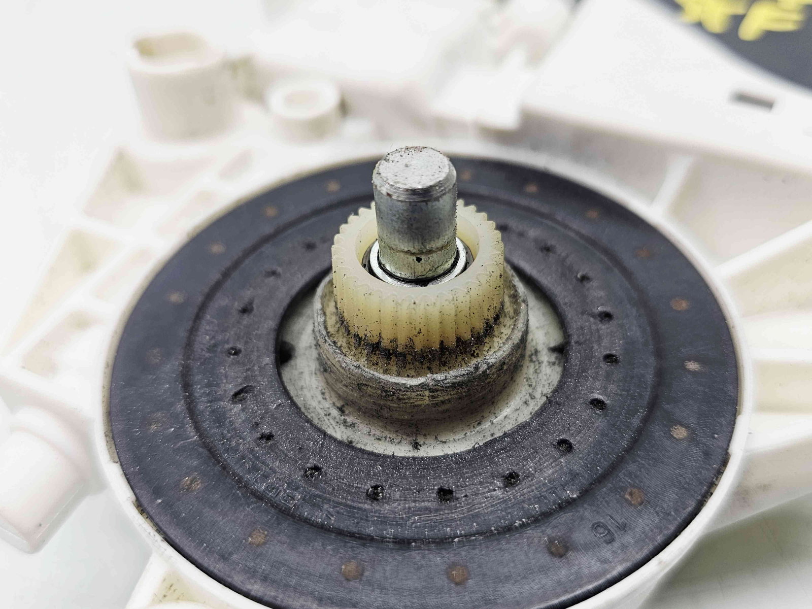 Motoras geam stanga fata Audi A3 Sportback (8PA) [Fabr 2004-2013] Facelift 8P0959802Q - imagine 2