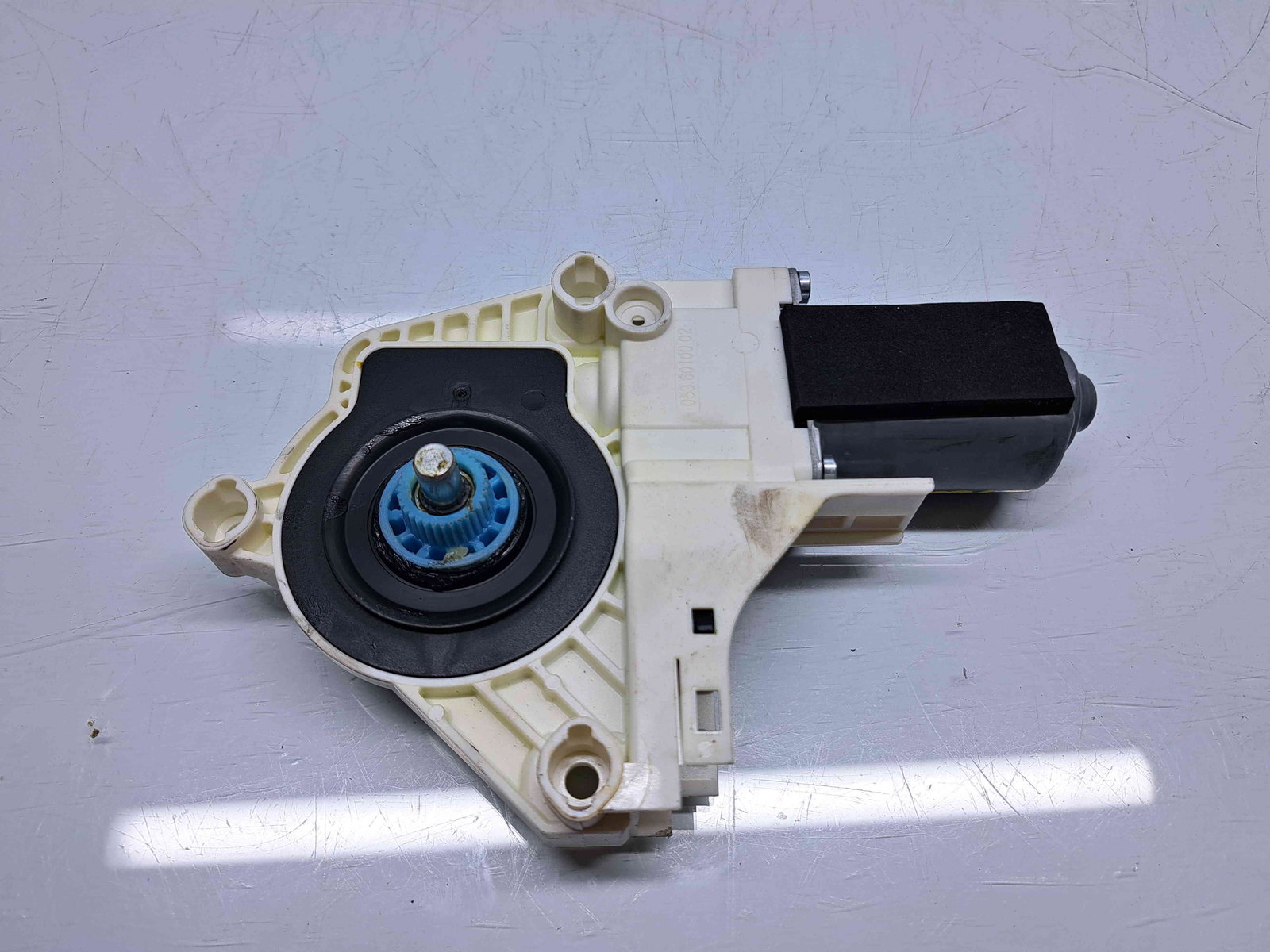 Motoras geam stanga fata Audi A4 (8K2, B8.5) Facelift [Fabr 2008-2015] 8K0959801A - imagine 3