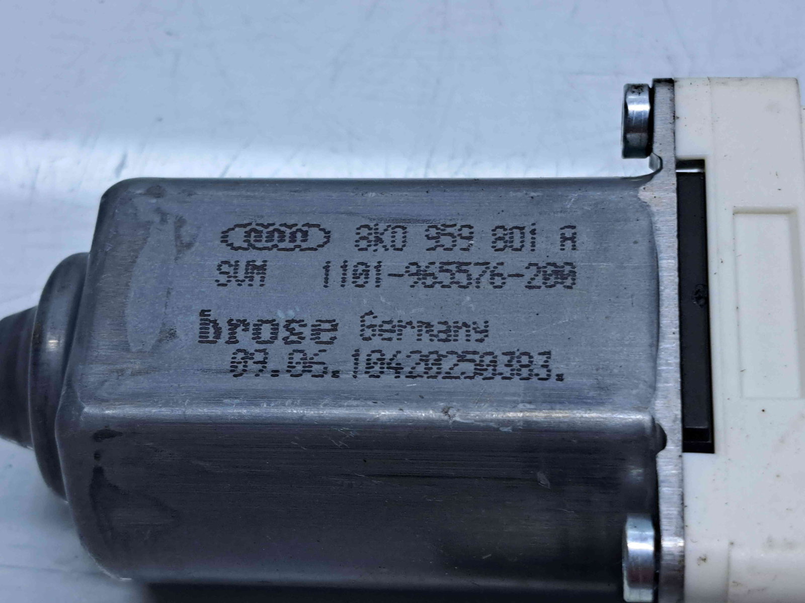 Motoras geam stanga fata Audi A4 (8K5, B8) Avant [Fabr 2008-2015] 8K0959801R - imagine 2