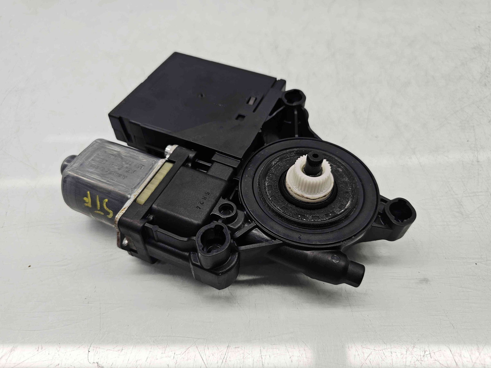 Motoras geam stanga fata Volkswagen Passat B7 (362) [Fabr 2010-2014] 988703308