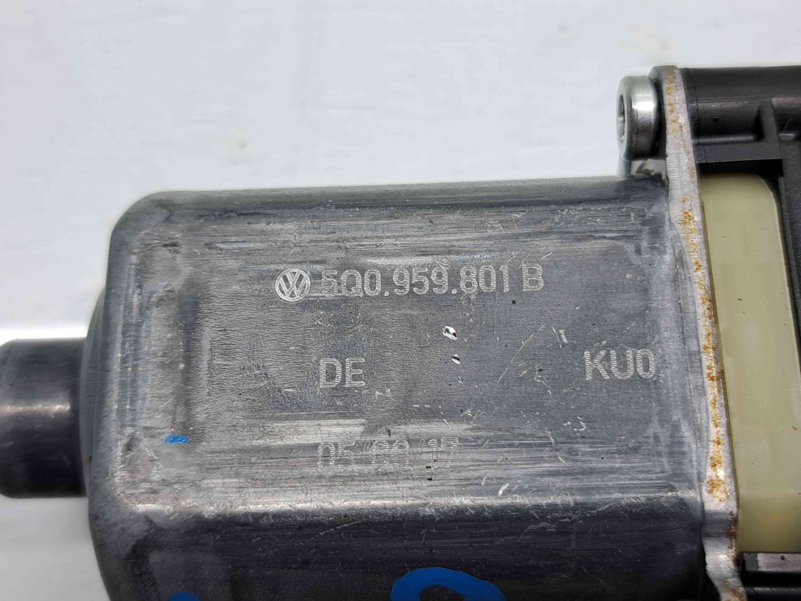 Motoras geam stanga fata Seat Leon ST Combi (5F8) [Fabr 2013-2018] facelift 5Q0959801B - imagine 2