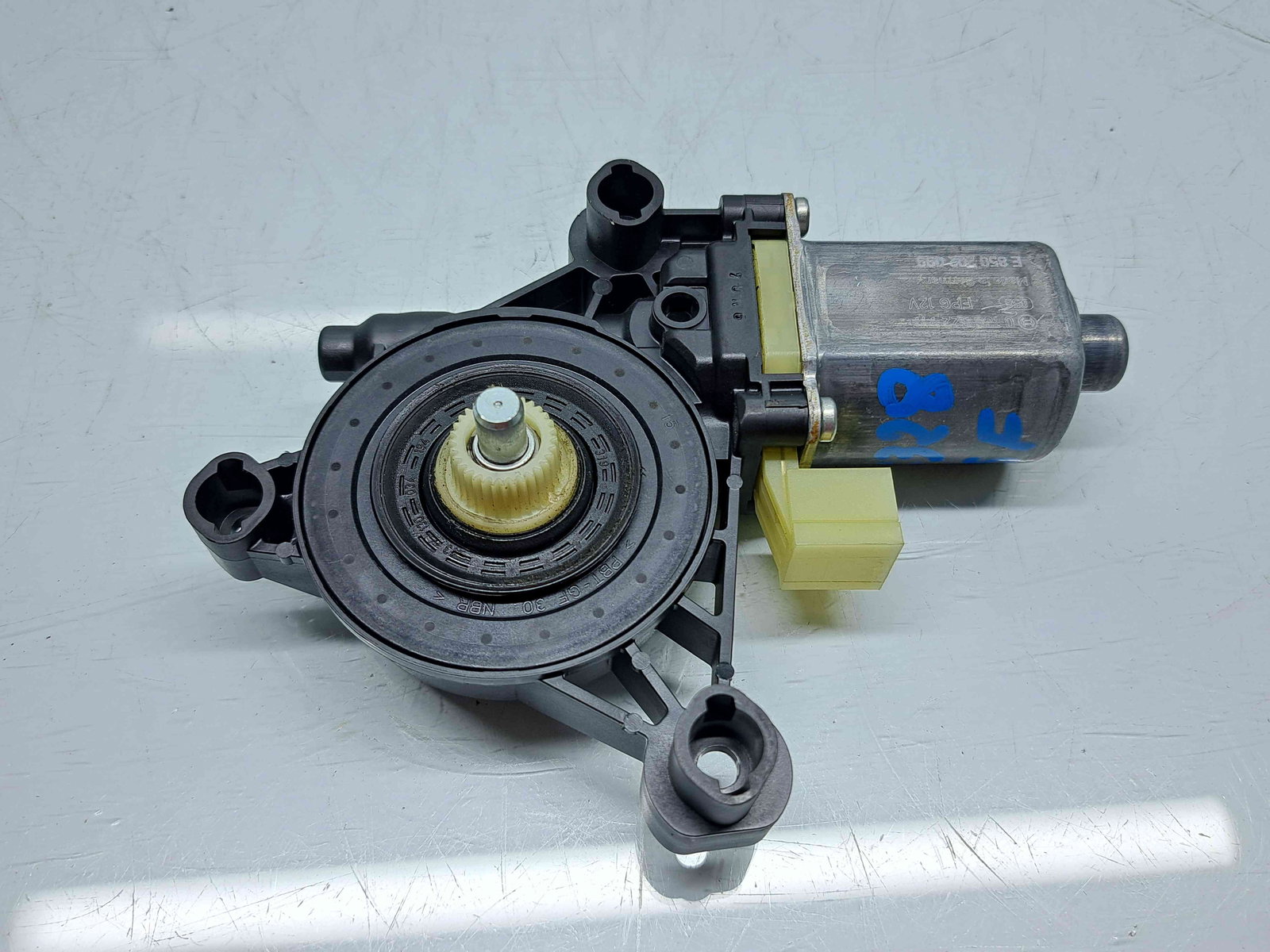 Motoras geam stanga fata Seat Leon ST Combi (5F8) [Fabr 2013-2018] facelift 5Q0959801B - imagine 3