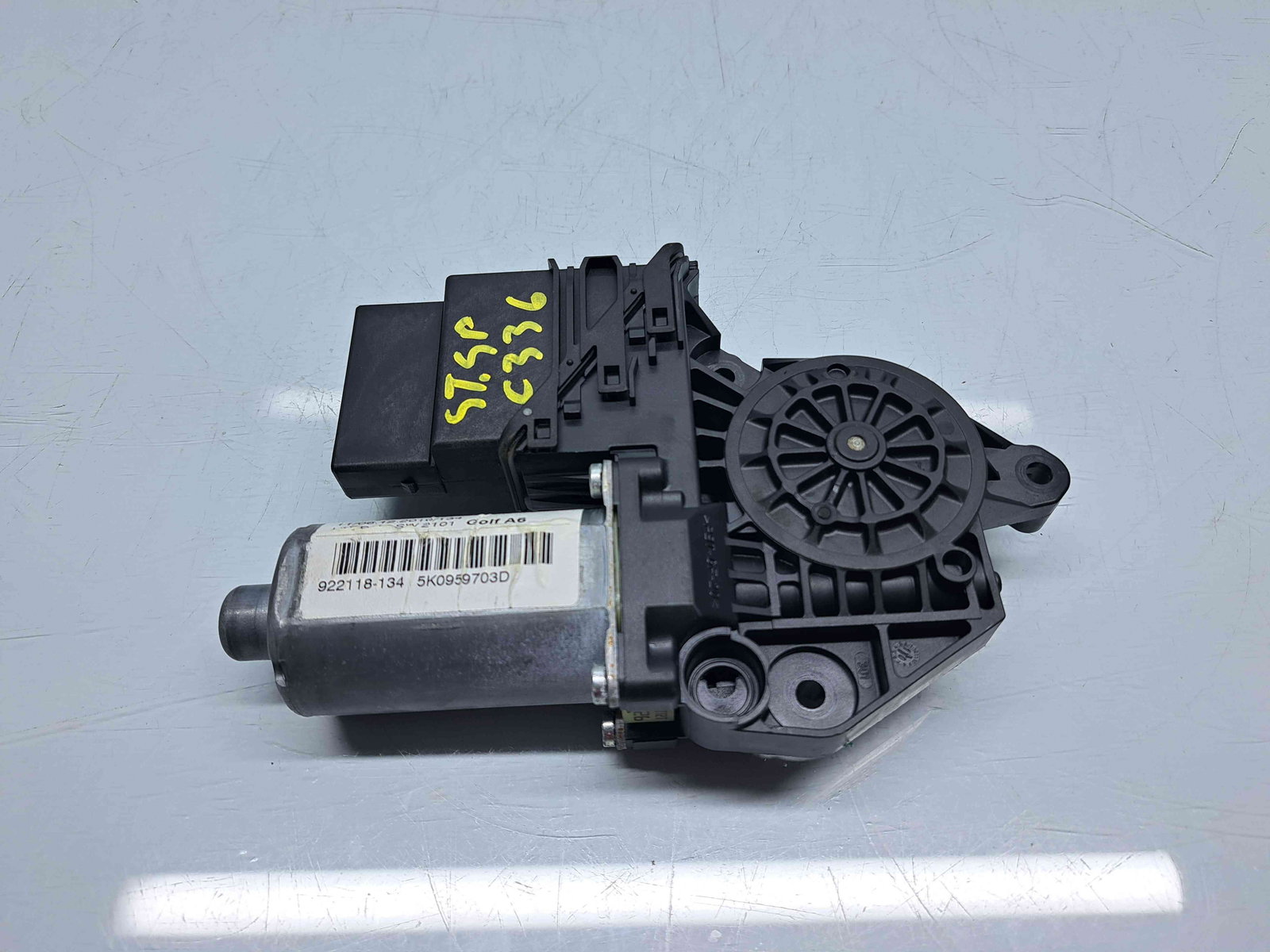 Motoras geam stanga spate Volkswagen Golf 6 (5K1) GTI [Fabr 2009-2013] 5K0959703D