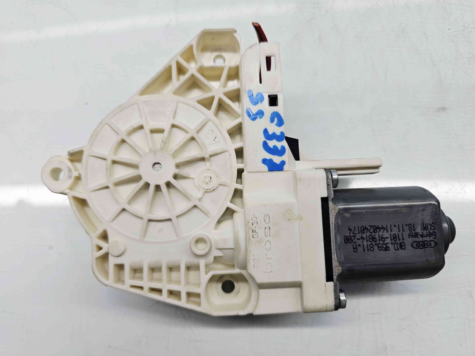 Motoras geam stanga spate Audi A4 (8K2, B8) [Fabr 2008-2015] 8K0959811A - imagine 3