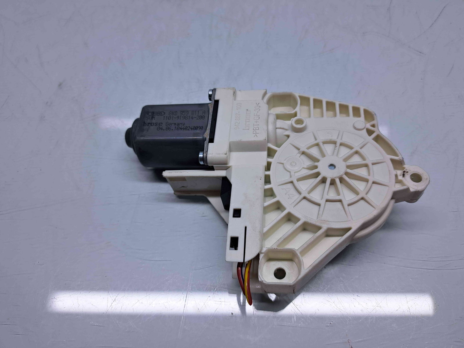 Motoras geam stanga spate Audi A4 (8K5, B8) Avant [Fabr 2008-2015] 8K0959811A - imagine 1