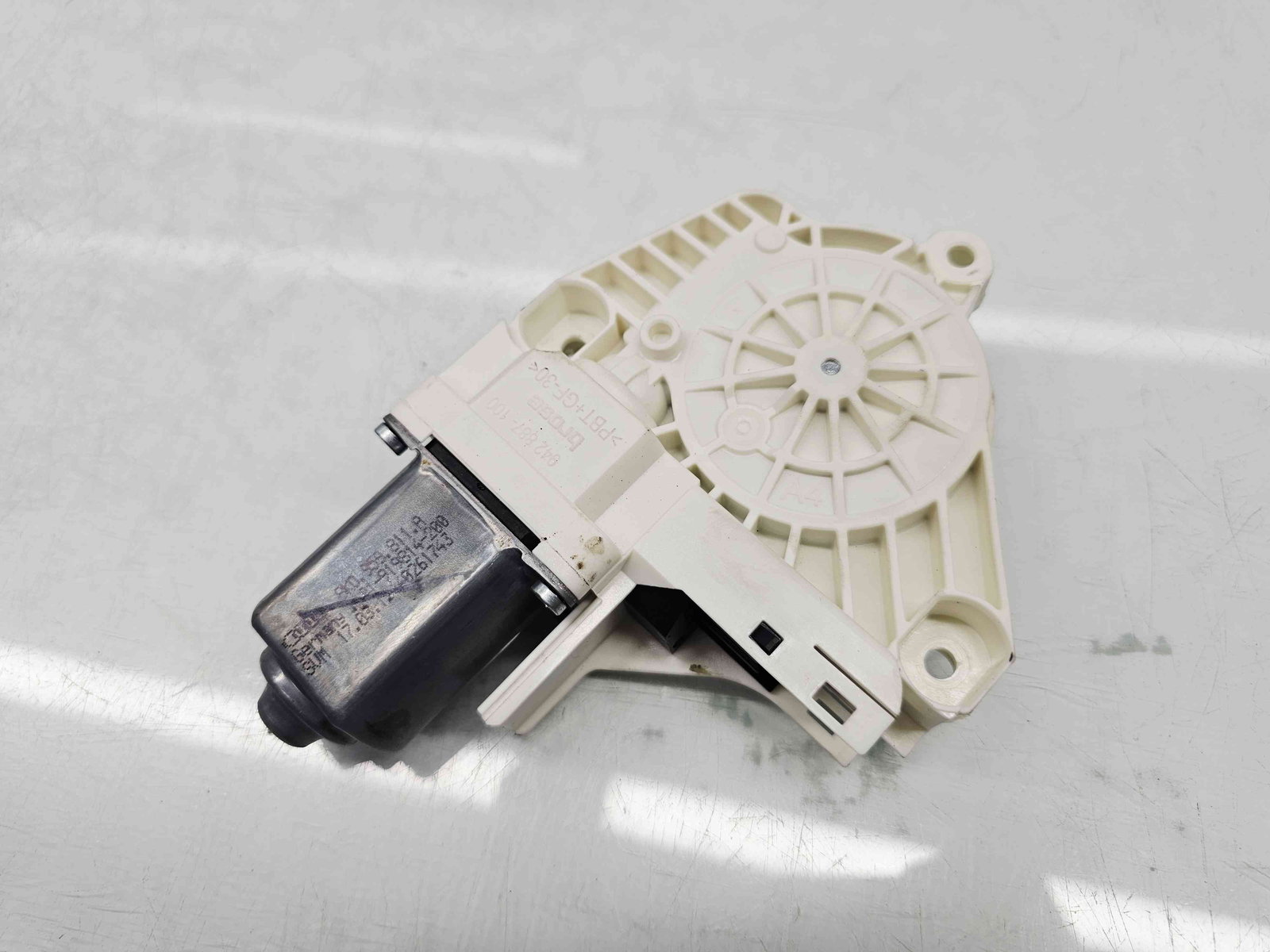 Motoras geam stanga spate Audi A4 (8K2, B8.5) Facelift [Fabr 2008-2015] 8K0959811A - imagine 3