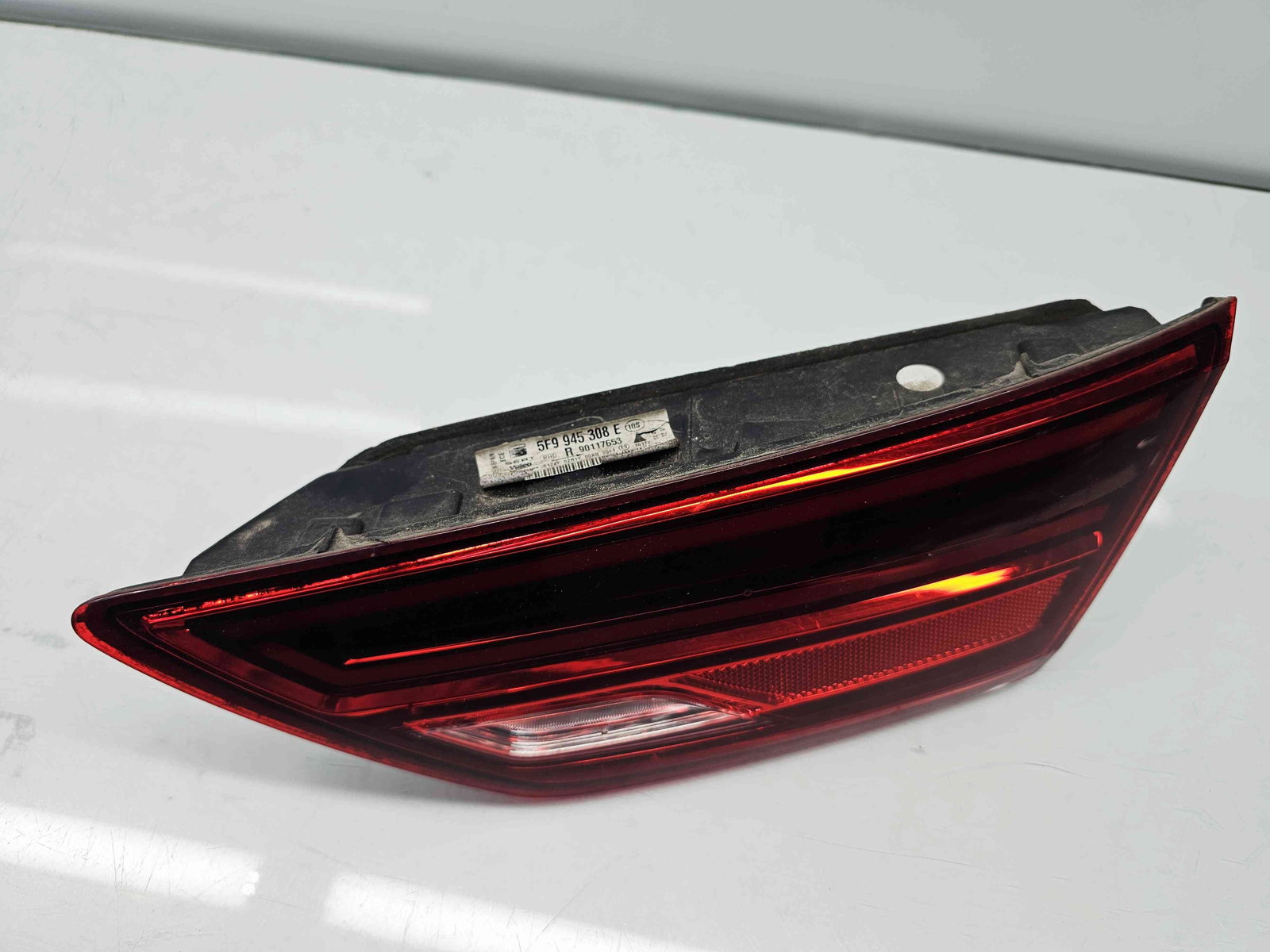 Stop haion dreapta Seat Leon ST Combi (5F8) [Fabr 2013-2018] facelift 5F9945308E - imagine 4