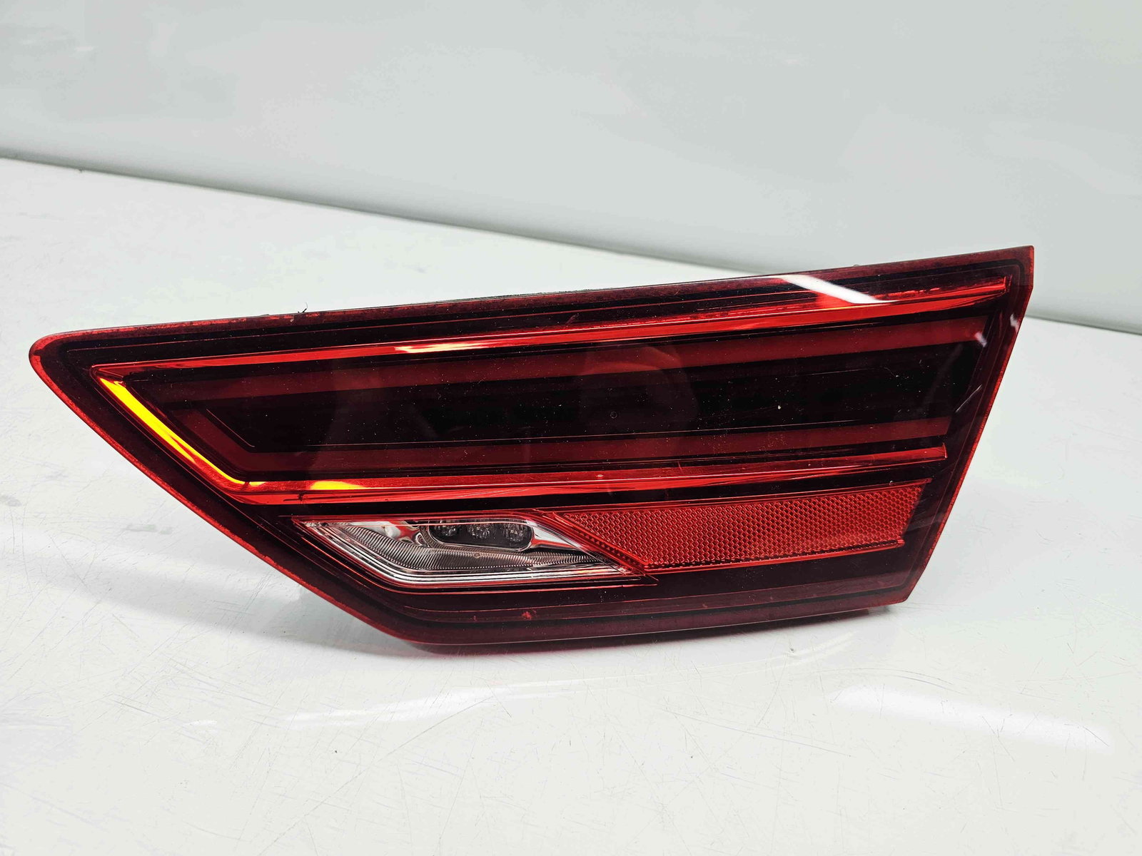 Stop haion dreapta Seat Leon ST Combi (5F8) [Fabr 2013-2018] facelift 5F9945308E - imagine 5