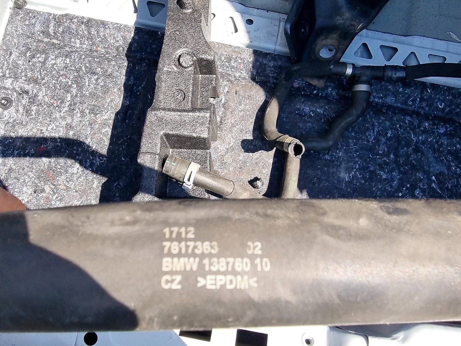 Furtun apa Bmw X1 (F48) [Fabr 2016-2022] 7617363 02 / 9250566-06 2.0 B47 110 KW / 150 CP - imagine 5