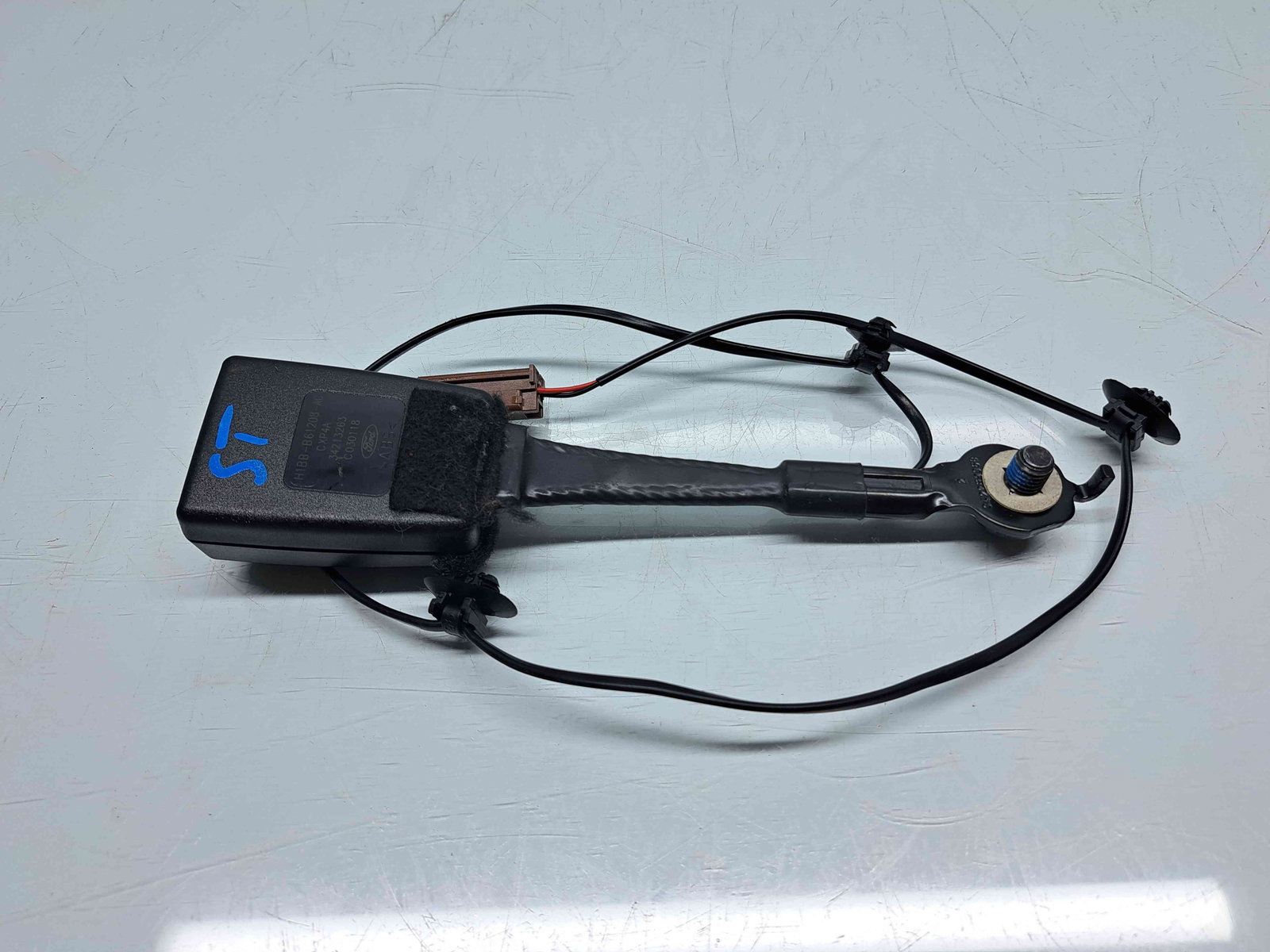 Capsa centura stanga fata Ford Fiesta 8 [Fabr 2017-2025] H1BB-B61208-AC - imagine 1