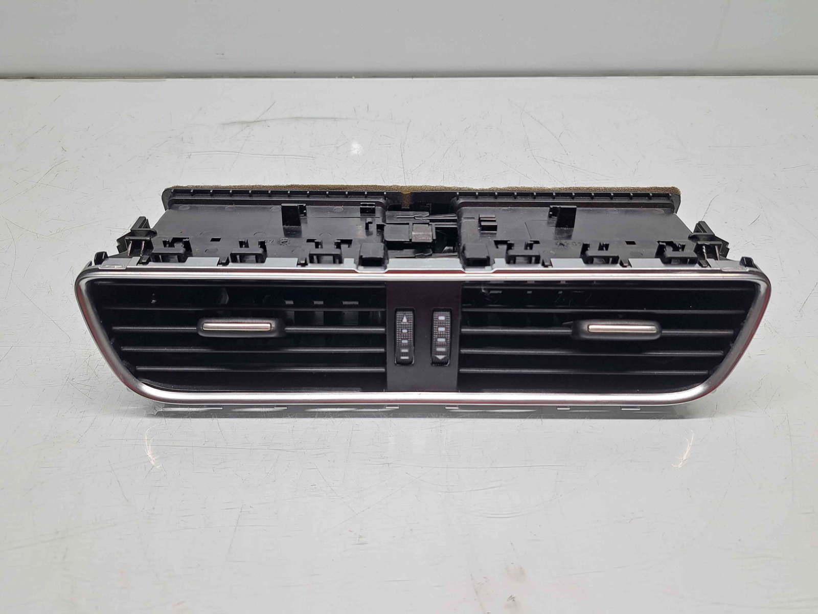 Grila aerisire centrala Audi A4 (8K5, B8) Avant [Fabr 2008-2015] 8T2820951B - imagine 1