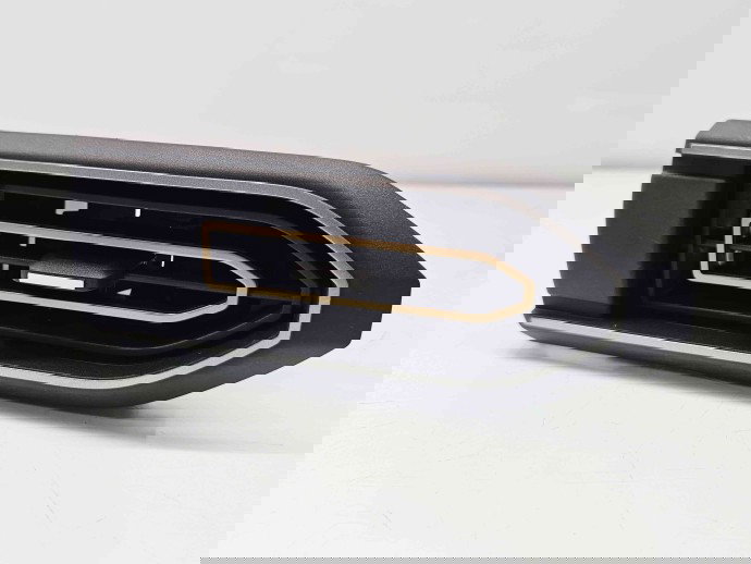  Grila aerisire dreapta Dacia Jogger facelift [Fabr 2021-2025] 687604537R