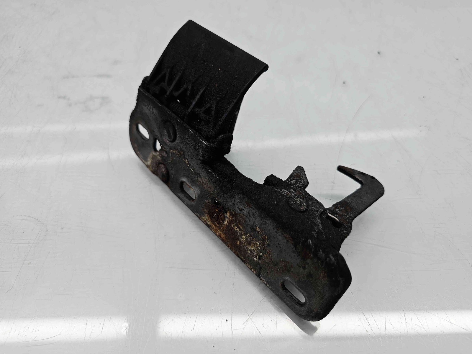 Maner deschidere capota Volkswagen Passat B7 (362) [Fabr 2010-2014] OEM - imagine 5