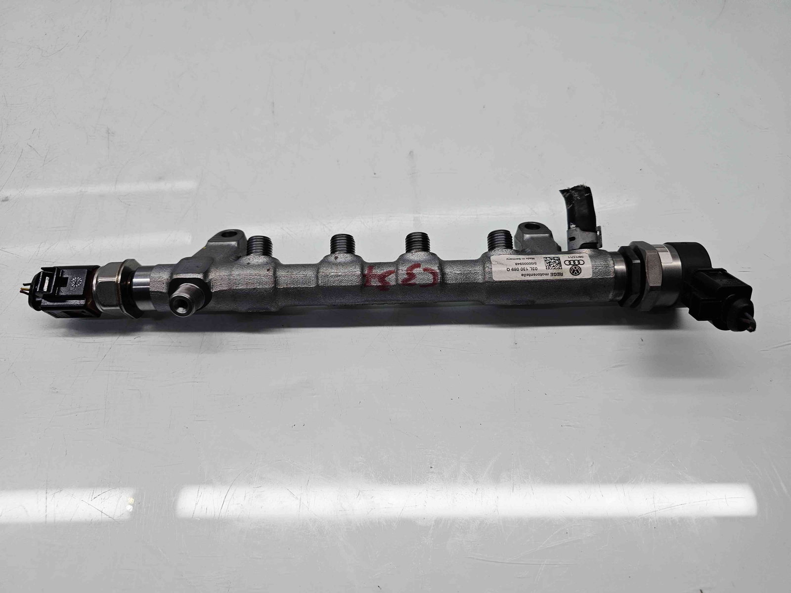 Rampa injectoare Audi A4 (8K2, B8) [Fabr 2008-2015] 03L130089Q 2.0 TDI CJCB 100KW / 136CP - imagine 1