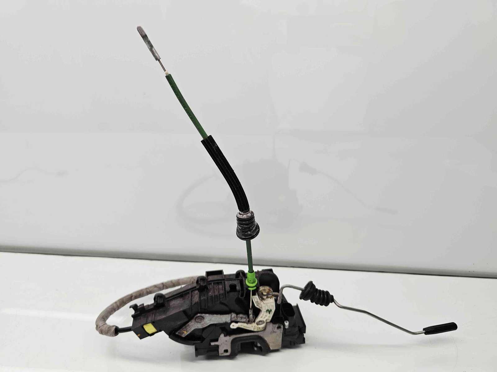 Broasca usa dreapta spate Mercedes Clasa C (W205) [Fabr 2014-prezent] A0997304200 - imagine 1