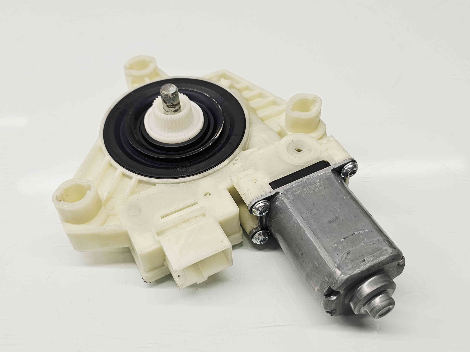 Motoras geam dreapta fata Mercedes Clasa C (W205) [Fabr 2014-prezent] A2059060113 - imagine 1