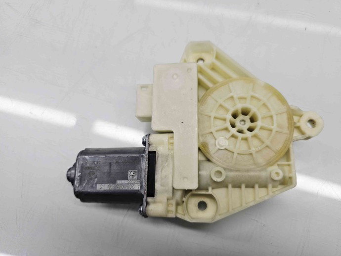 Motoras geam stanga fata Mercedes Clasa C (W205) [Fabr 2014-prezent] A2059060013