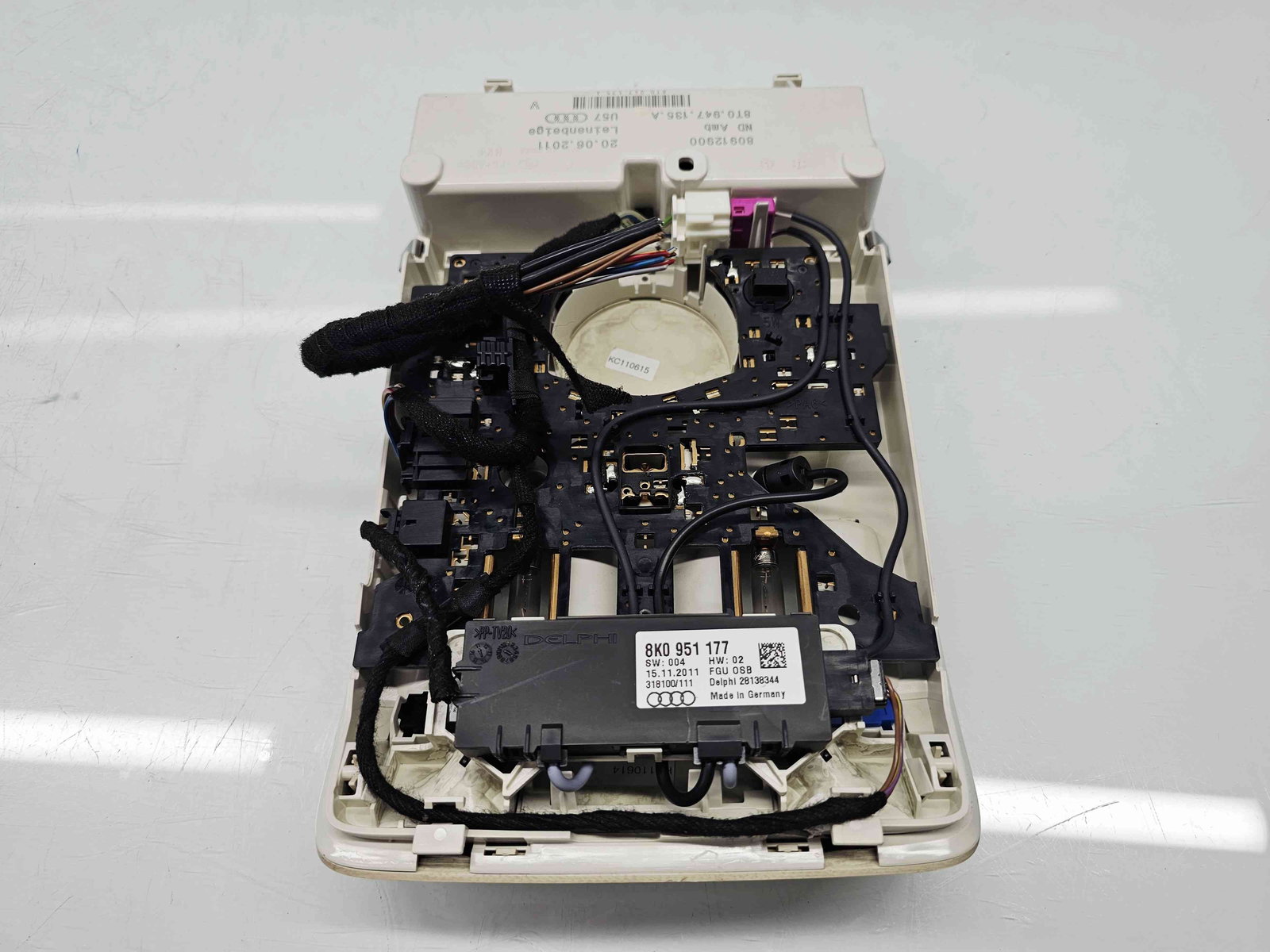 Plafoniera fata Audi A4 (8K2, B8) [Fabr 2008-2015] 8K0947135A - imagine 5