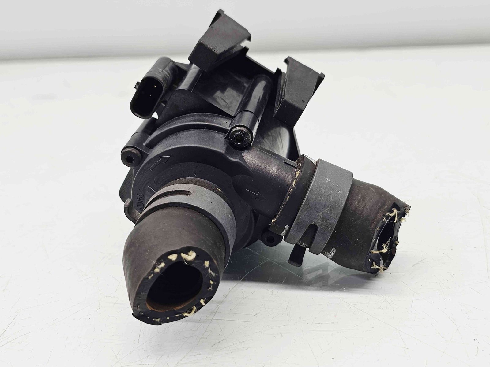 Pompa recirculare apa Audi A4 (8K2, B8) [Fabr 2008-2015] 8K0965561A 2.0 TDI CJCB 100KW / 136CP - imagine 4