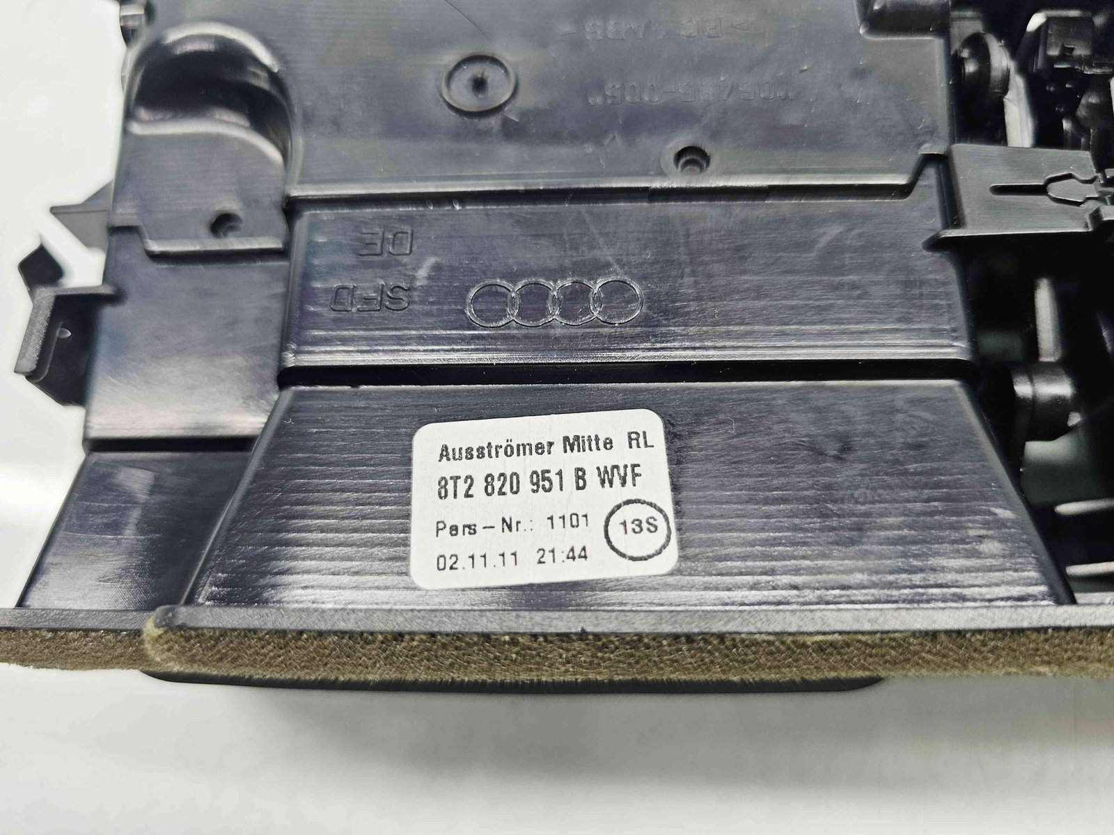 Grila aerisire centrala Audi A4 (8K2, B8) [Fabr 2008-2015] 8T2820951B - imagine 3