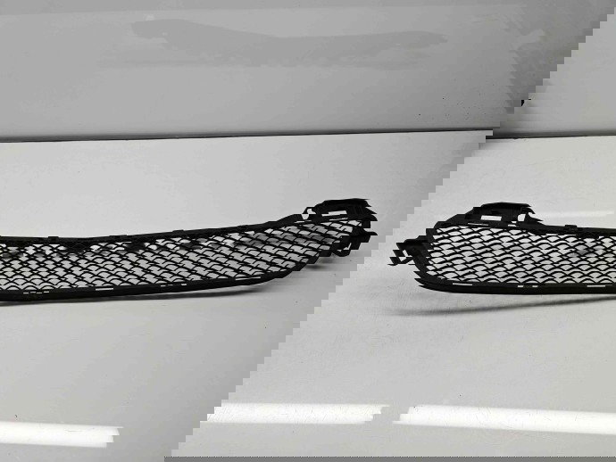 Grila bara fata Mercedes Clasa C (W205) [Fabr 2014-prezent] A2058850423