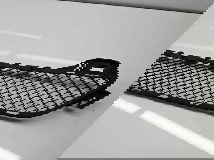 Grila bara fata Mercedes Clasa C (W205) [Fabr 2014-prezent] A2058850423