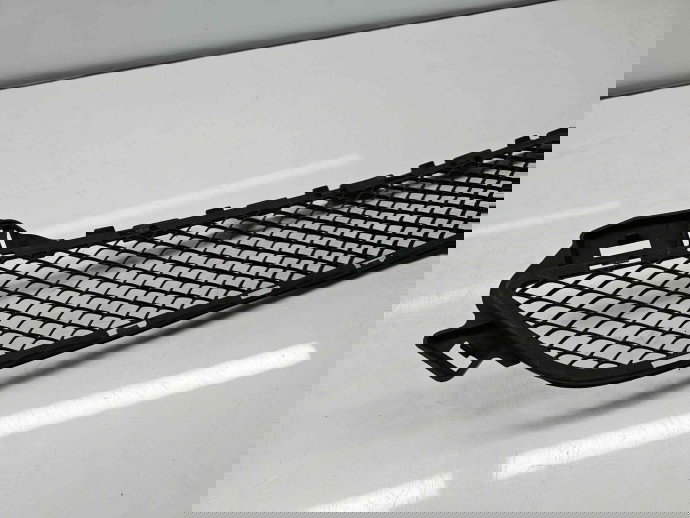 Grila bara fata Mercedes Clasa C (W205) [Fabr 2014-prezent] A2058850423