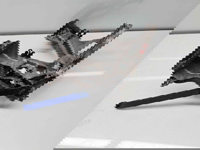 Suport far dreapta Mercedes Clasa C (W205) [Fabr 2014-prezent] A2056221700