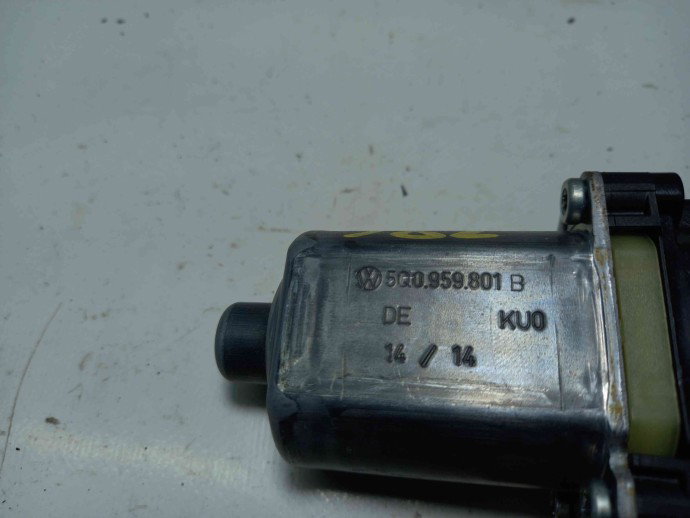 Motoras geam stanga fata 5Q0959801B Skoda Octavia 1.6 CLHA 2012-2022