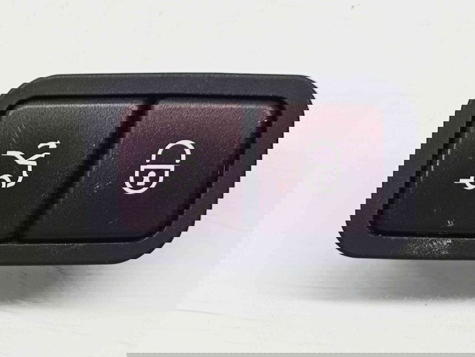  Buton deschidere portbagaj Mercedes Clasa C (W205) [Fabr 2014-prezent] A2208211479